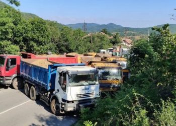 Partia e Serbëve të Kosovës për barrikadat: Gjithçka ishte gënjeshtër e Listës Serbe