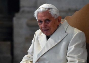 Vdes në moshën 95 vjeçare ish-papa Benedikti XVI