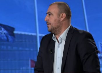 Komentatori politik për barrikadat: Situara në veri ka degraduar