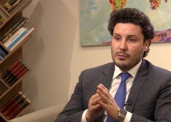 Dritan Abazoviq uron Kosovën për aplikimin për anëtarësim në BE