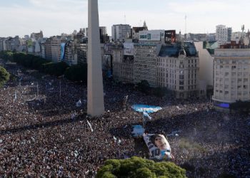 Plotë 20 orë festë në Argjentinë, kjo është atmosfera atje