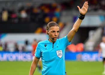 Stephanie Frappart, e para grua që ndanë drejtësi në ndeshjet e Botërorit