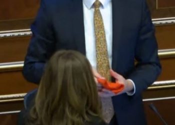 Musliu me “dhuratë” për Konjufcen, por pse?!