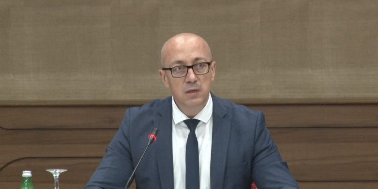 Rakiq: Sonte Kurti do dërgojë ROSU-në dhe njësi të armatosura në veri të Kosovës