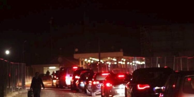 Festat e fundvitit, kolona të gjata në Merdar dhe të Dheu i Bardhë