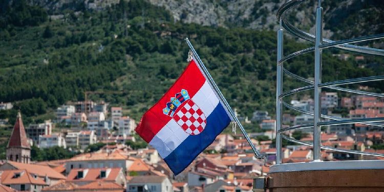 Dhuratë për Vitin e Ri, Kroacia pas mesnates zyrtarisht në Eurozonë