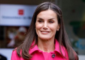 Palltoja rozë zgjedhja e duhur në gardërobën tuaj, gjatë dimrit!