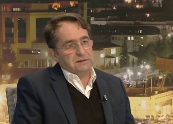 Ish-ambasadori Peci: Qeveria e Kosovës dhe BE dështuan në mbrojtjen e serbëve të Mitrovicës