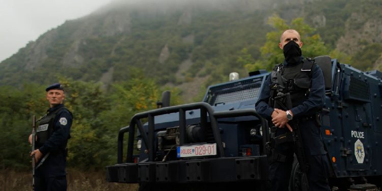 Sindikata shprehet e shqetësuar për policët e bllokuar në veri