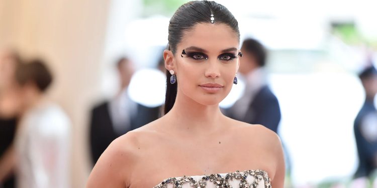 Ja pse duhet të keni kujdes kur provoni zgjatjen e qerpikëve