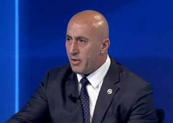 Haradinaj uron Shqipërinë për 110 vjetorin e formimit të Forcave të Armatosura
