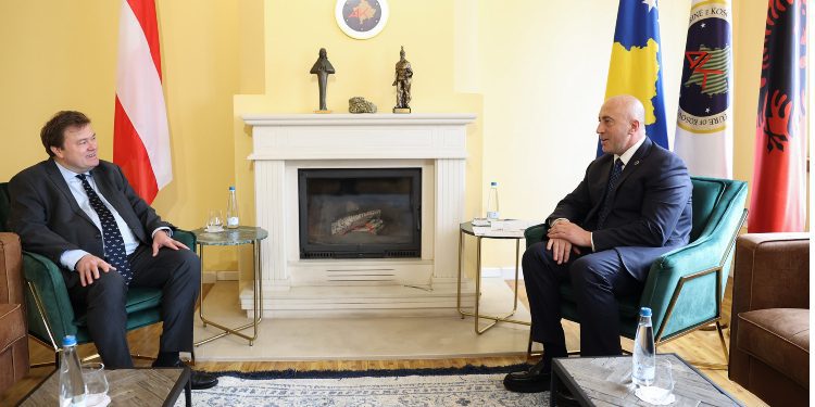 Lideri i AAK-së në takim ambasadorin austriak, biseduan për zhvillimet e fundit në veri