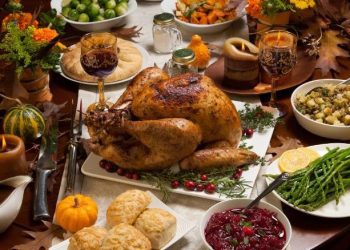 Çfarë s’duhet t’ju mungojë në tryezën e ndërrimit të viteve