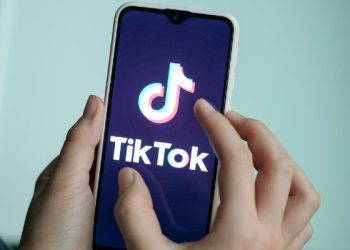 Videoja sfiduese në tiktok që rrezikon jetën e të miturve!