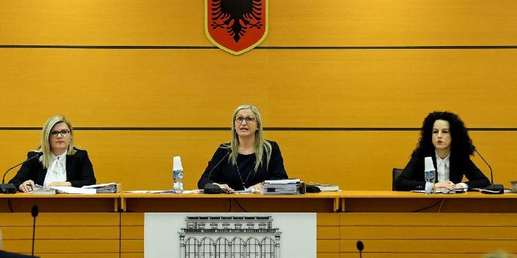 Vettingu në Shqipëri, më shumë se gjysma e prokurorëve dhe gjykatësve janë shkarkuar