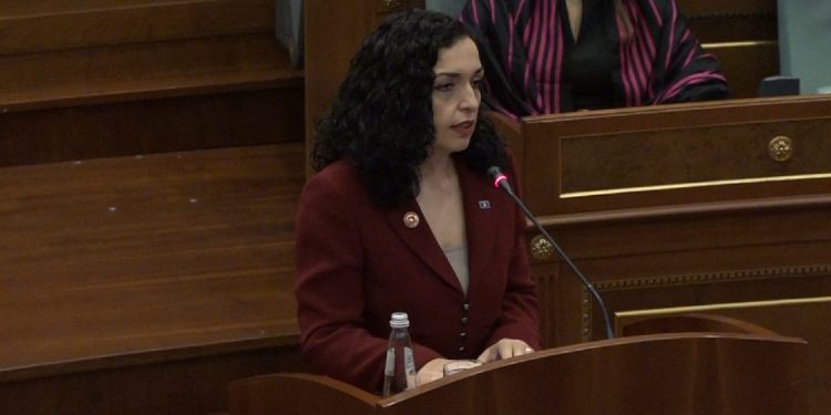 Presidentja Osmani: Presidenti Biden më premtoi se SHBA-të s`do të heqin dorë nga Kosova