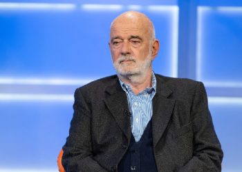 Situata e fundit në veri, deputeti serb e akuzon Vuçiqin për barrikadat