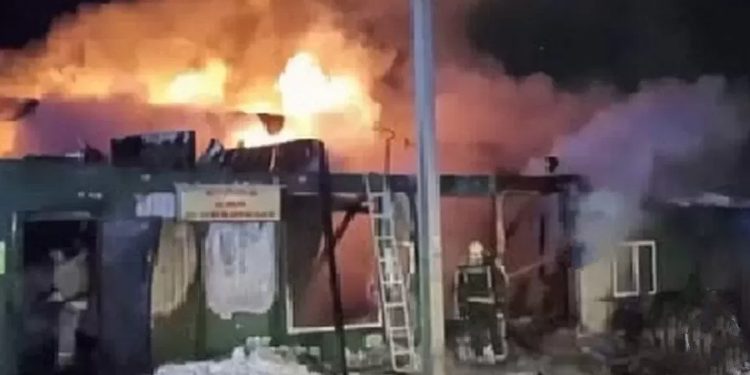 Një shtëpi për të moshuarit përfshihet nga zjarri, humbin jetën afro 20 persona në Rusi