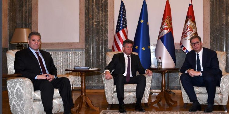 Lajçak dhe Escobar takohen me presidentin serb, bisedojnë rreth situatës së fundit në veri