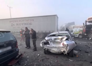 Aksident masiv mes 6 kamionëve dhe 10 veturave në Greqi