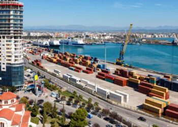 Pas festave të fundvitit, shtohet fluksi i udhëtarëve në portin detar të Durrësit