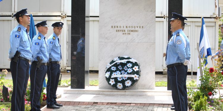 Djali i Enver Zymberit: Shpresojë që një ditë të ndjek modelin e tij