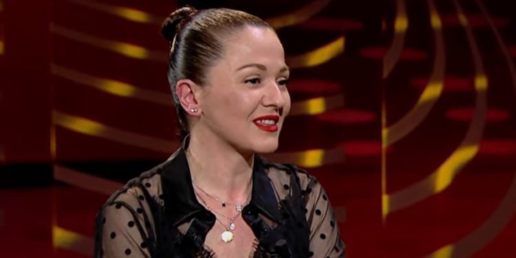 Habit dermatologia: Vajzat korigjojnë vetullat për të mos u dukur me nerva