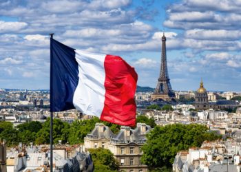 Shpëtoi 8-vjeçarin nga zjarri, dëbohet shqiptari nga Franca