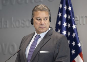 Escobar: Çdo konfrontim që shohim ndërmjet Kosovës dhe Serbisë është gjithnjë e më i rrezikshëm