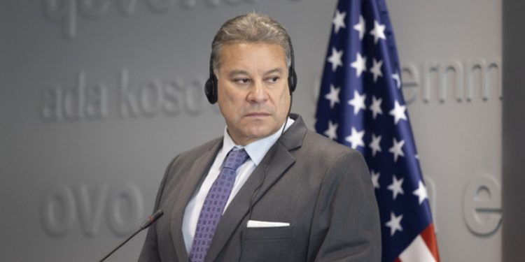 Escobar: Çdo konfrontim që shohim ndërmjet Kosovës dhe Serbisë është gjithnjë e më i rrezikshëm