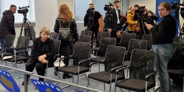 Asociacioni i Gazetarëve të Kosovës reagon pas bojkotit të gazetarëve ndaj qeverisë