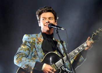 Harry Styles i pandalshëm, thyen edhe një rekord të ri në Mbretërinë e Bashkuar