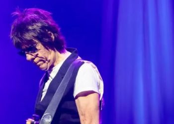 Jeff Beck, njëri nga kitaristët më me ndikim të rock-ut, ka vdekur në moshën 78-vjeçar