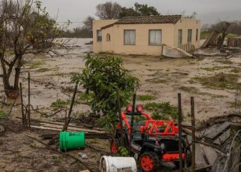 Në Kaliforni 19 persona humbin jetën si pasojë i motit të keq