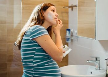 Kozmetika, rreziqet që mund të shkaktohen gjatë shtatëzënisë