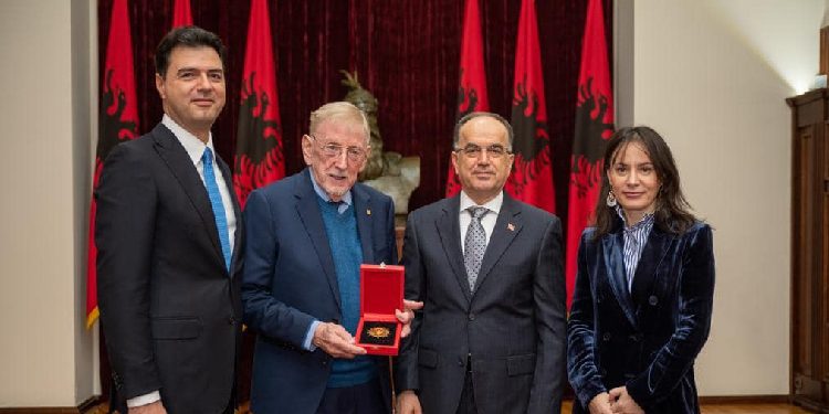 Basha: Walker u shndërrua në zërin e të vërtetave të dhimbshme të Kosovës