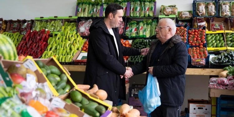 Abdixhiku në tregun e Prishtinës, qytetarët i shprehin shqetësimin për ngritjen e çmimeve