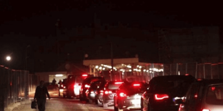 Mos ia mësyni Merdarës, pritje në kolona deri në 8 orë