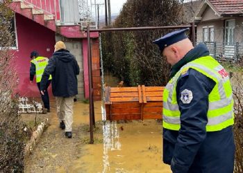 Vërshimet në Kosovë, Policia ka një apel për qytetarët