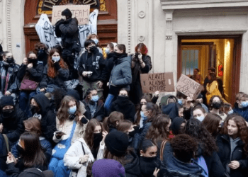 Francë, protesta e greva kundër skemës së pensioneve