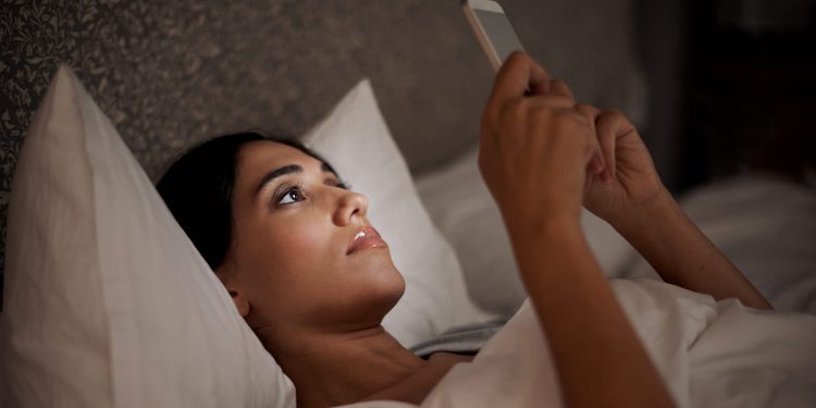 A e dini se qëndrimi i tepërt para ekranit të telefonit iu plak më shpejtë