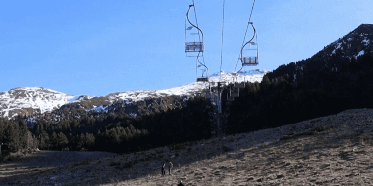 Si rrallëherë, mungon bora në Ballkan, qendrat e skijimit pa vizitor