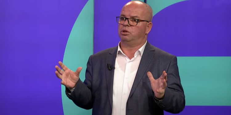 Latifi: Insistojmë për marrëveshje të qartë me njohje reciproke Kosovë-Serbi