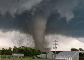 SHBA, tornado u merr jetën 7 personave
