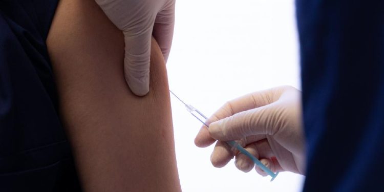 Numër i vogël i vajzave që u vaksinuan kundër kancerit të qafës së mitrës