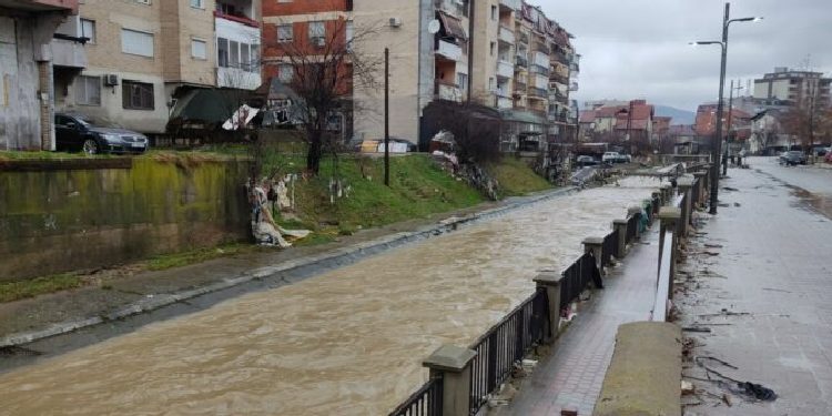 Banorët e komuniteteve në Mitrovicë shprehen të shqetësuar pas vërshimeve