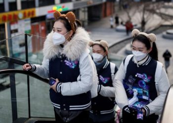 Kina heq kufizimet e rrepta, vizitorët nuk do mbajnë karantinë