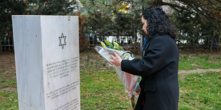 Presidentja Osmani përkujton viktimat e Holokaustit