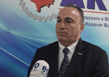 Shahini për naftën: Me këto vendime pa konsultim qeveria po i dëmton bizneset