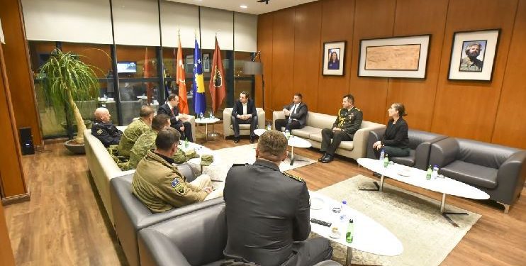 Kurti falënderon ushtarët e FSK-së që u kthyen nga Turqia për angazhimin, e sakrificën e treguar